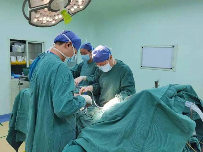 常吃辣条确诊结肠癌常吃辣条与结肠癌风险，揭示背后的真相